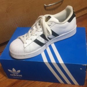 Adidas superstars